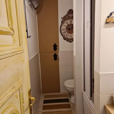 Traveller's Den Апартаменты Подгорица