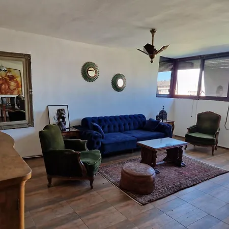 Traveller's Den